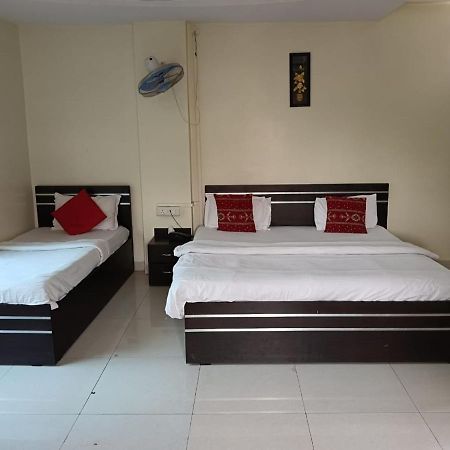 Hotel Mahati インドール エクステリア 写真
